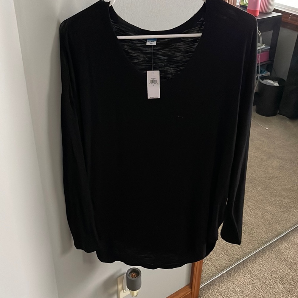 Old navy long sleeved shirt